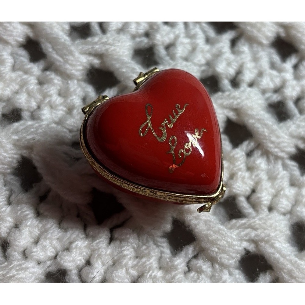 Limoges Red Heart Trinket Box Romance Collection LN